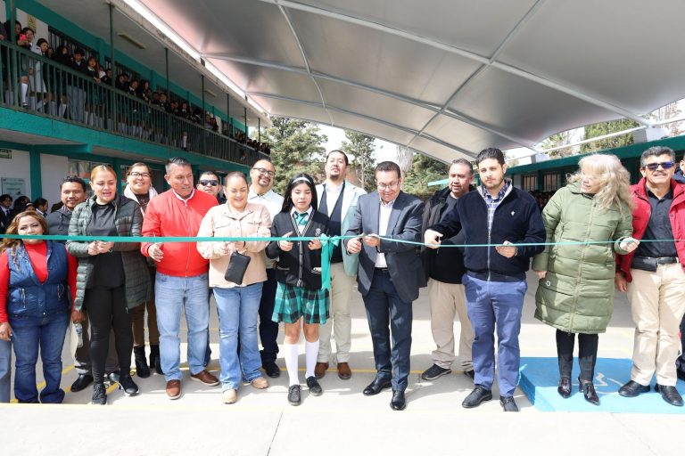 Renuevan infraestructura escolar con 304 mil pesos de inversión