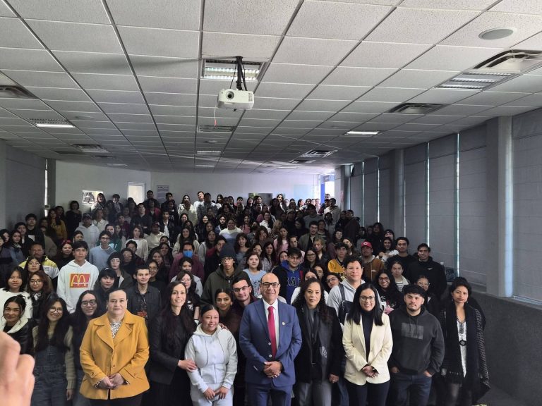 Psicología y la CDHEZ firman convenio de colaboración