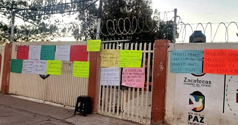 Cierran primaria por ausencia de profesor