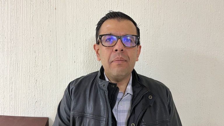 El domingo, vacunación en teatro Echeverría