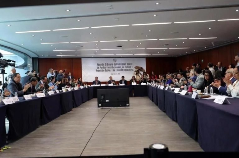 Avanza en Senado dictamen de jornada laboral de 40 horas