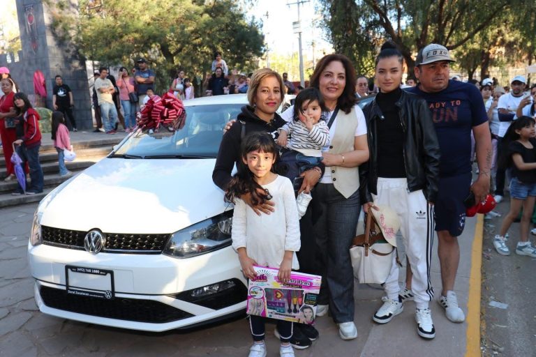 Celebran Día de la Familia con rifa de automóvil