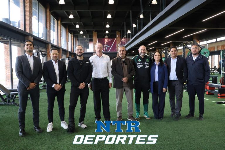 Ivar Sisniega visita la Ciudad Deportiva Tierra Adentro