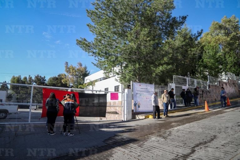 Radicalizan protesta en el Camzac; exigen ser parte de elección de director