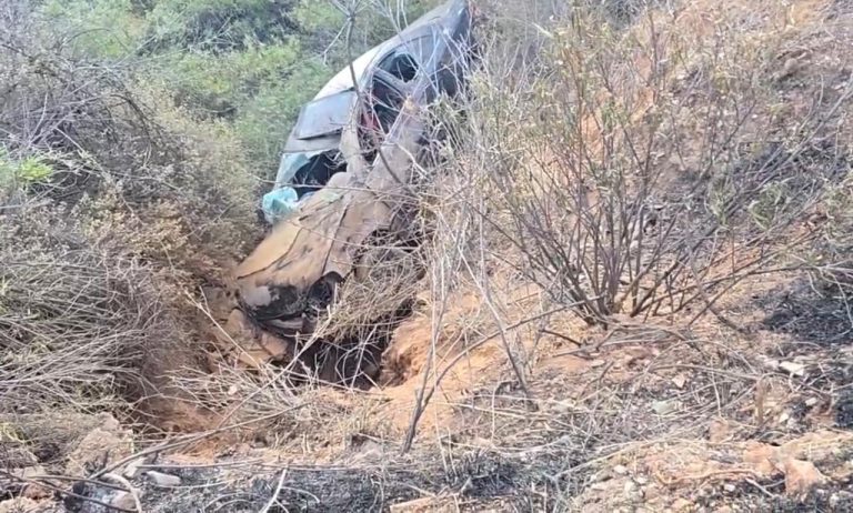 Resulta herido de gravedad tras volcar en la 45
