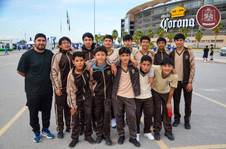 Alumnos de Miguel Auza visitan instalaciones de Santos Laguna