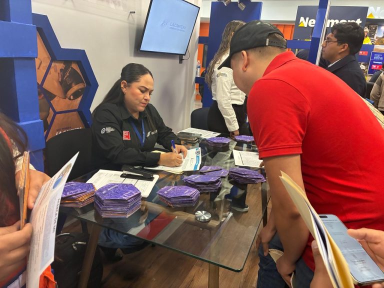 Realizan Primera Feria del Empleo del sector minero