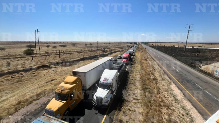 Liberan carretera 49 tras logro de acuerdos