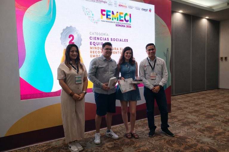Ganan zacatacanos 2do lugar en feria de ciencias