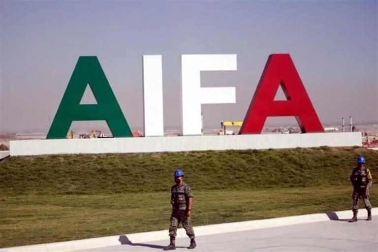 Inhabilitan a militar por transa en AIFA