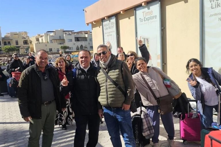 Llegan a Egipto peregrinos de Celaya varados en Jordania