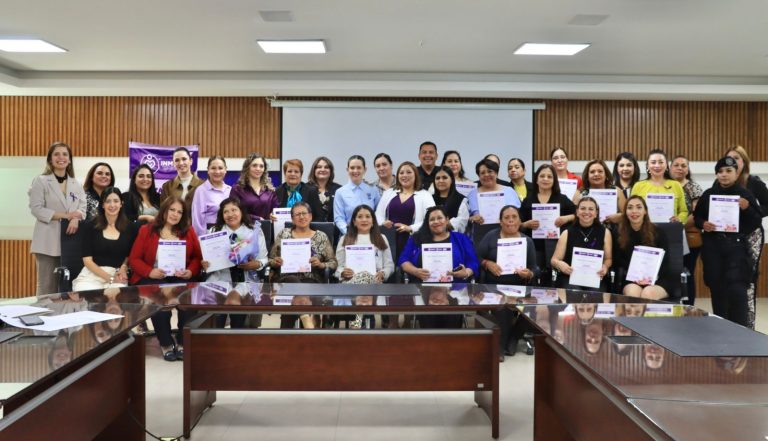 Reconocen a 22 ‘Mujeres de Acción’ en el ayuntamiento de la capital