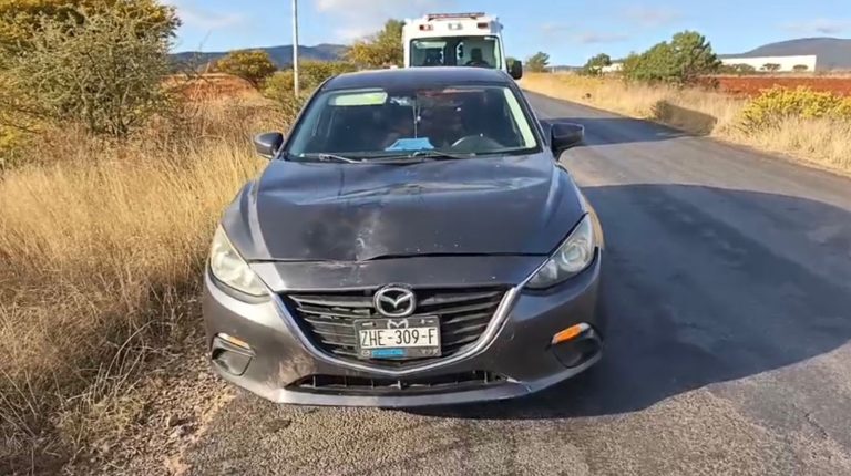 Hombre se cruza sin precaución y lo atropellan