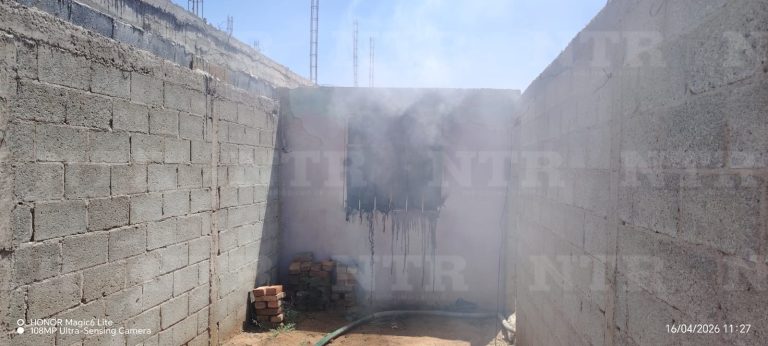 Incendio consume casa casi por completo