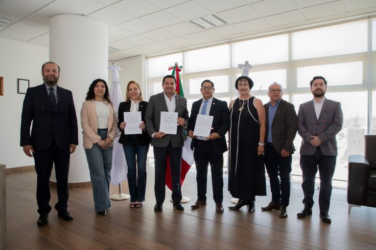 Firma ayuntamiento convenios en materia económica