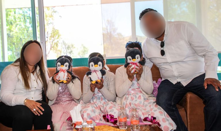 Integran a cinco menores a familias adoptantes