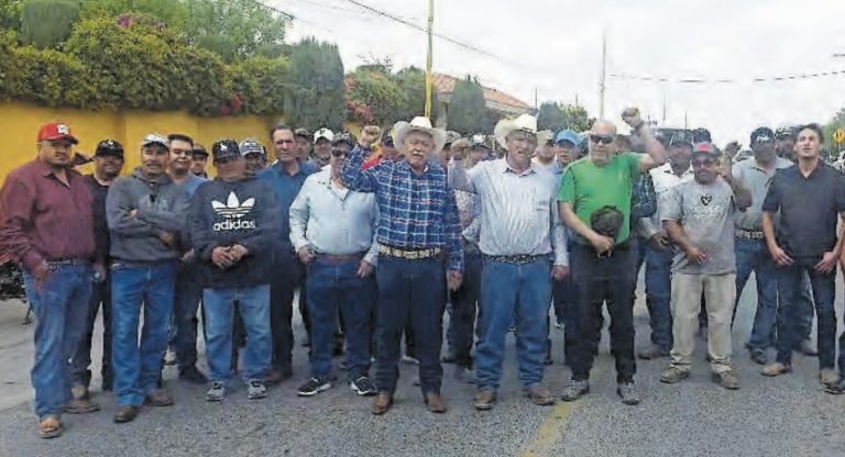 Agricultores se unen al paro nacional