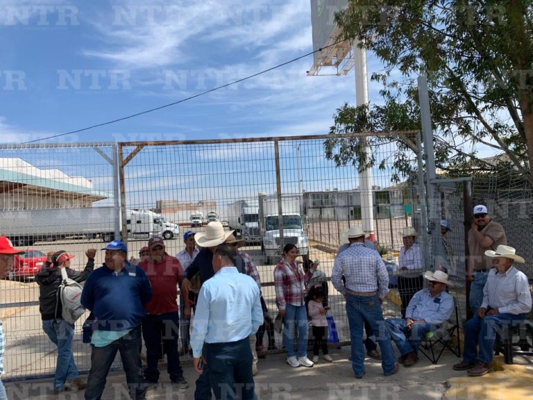 Retoman productores protesta en Alimentación para el Bienestar