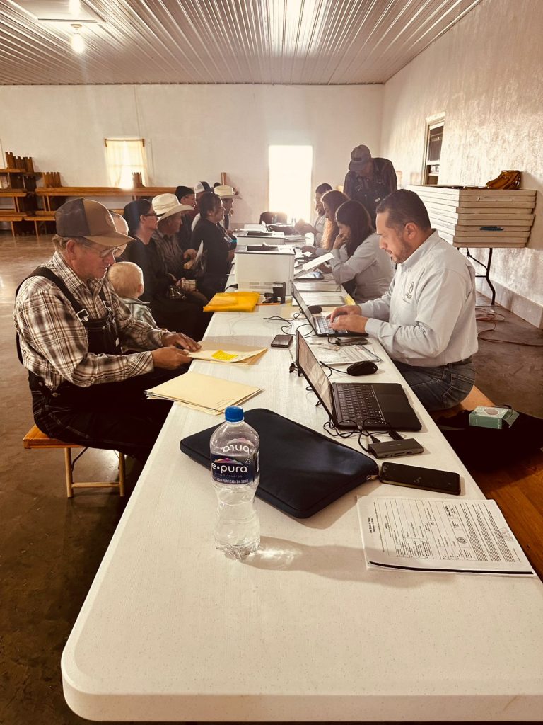 Acercan trámites del Registro Civil a comunidad menonita
