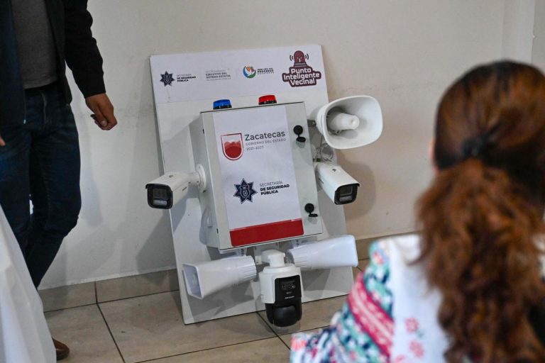 Presentan el programa Punto Inteligente Vecinal en Colinas del Padre