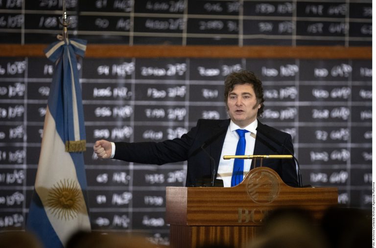 Declara Milei que le ‘repugna’ la inflación de marzo