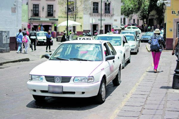 Esperan taxistas respaldo por extorsiones