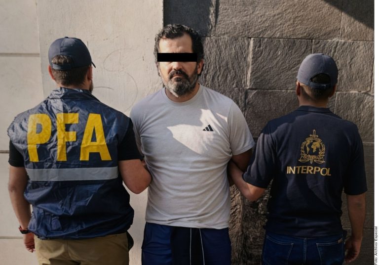 Dice Farías ‘reportar’ huachicol a la Semar
