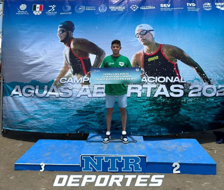 Emiliano Almanza clasifica al Mundial Junior de Aguas Abiertas
