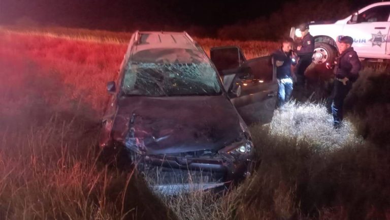 Choque entre dos camionetas deja un muerto y tres heridos