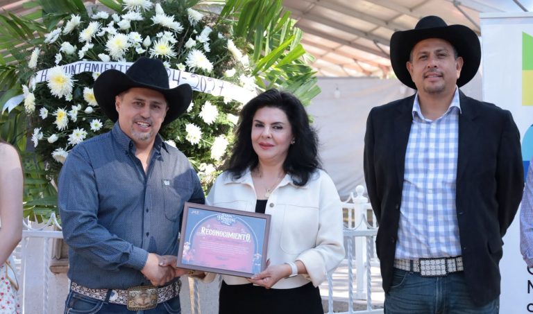 Reconocen labor de paisanos en Jerez