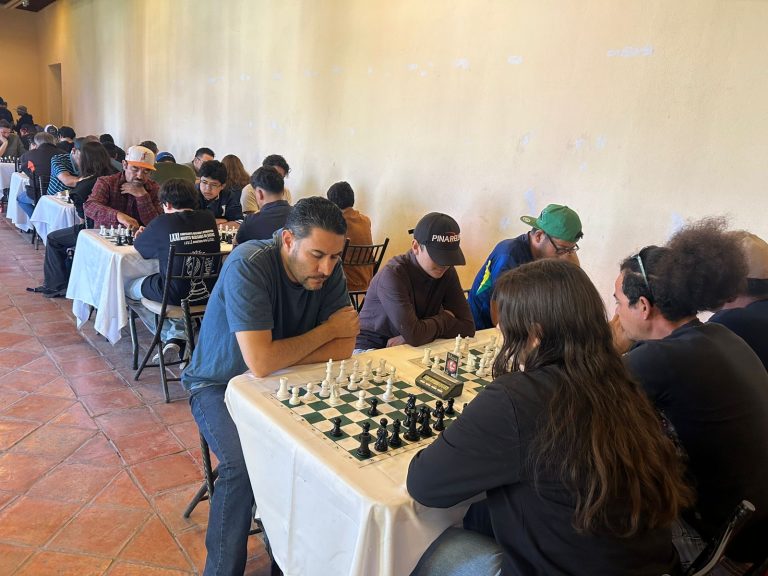Torneo de ajedrez reúne a cerca de 100 jugadores