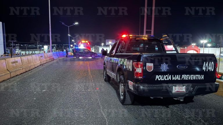 Vuelca automóvil en Paseo del Mineral