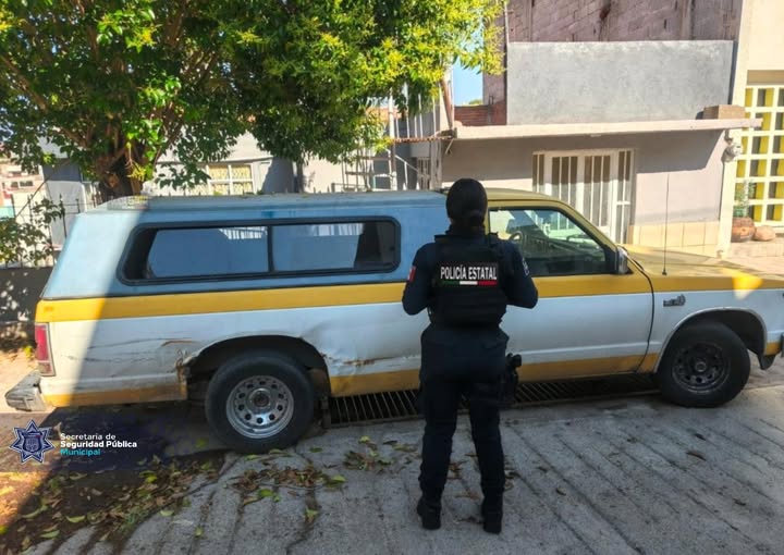 Aseguran camioneta con reporte de robo