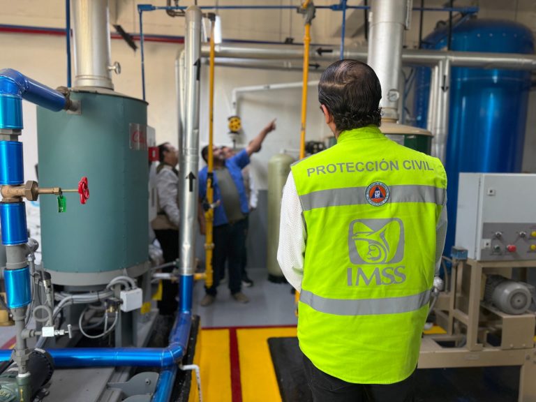 Recorre personal del IMSS hospitales ante ola de calor