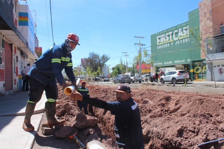 Amplía JIAPAZ red de agua potable en la García Salinas