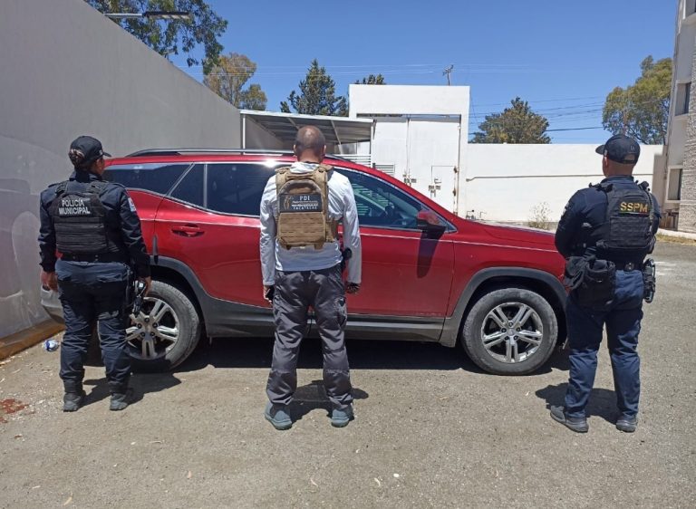 Aseguran vehículo con reporte de robo en Fresnillo