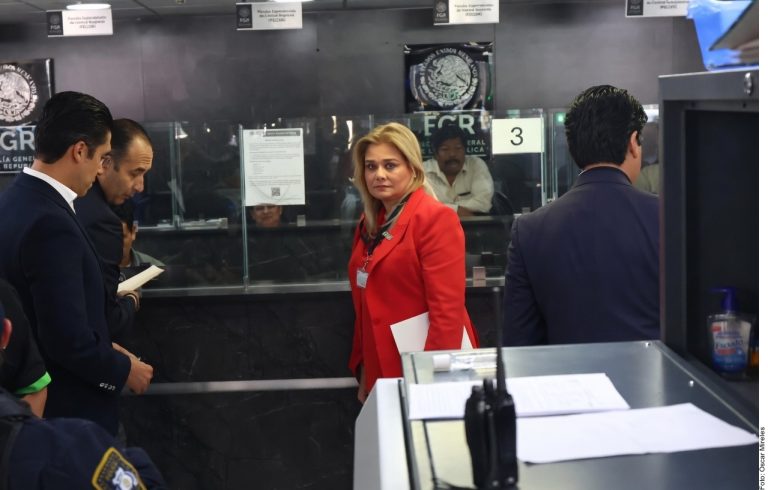 Buscan fabricarme un caso, dice Campos al acudir a FGR