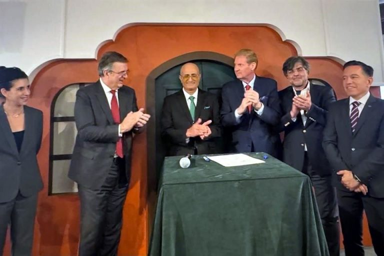 Concretan inversión canadiense de 2 mil mdd