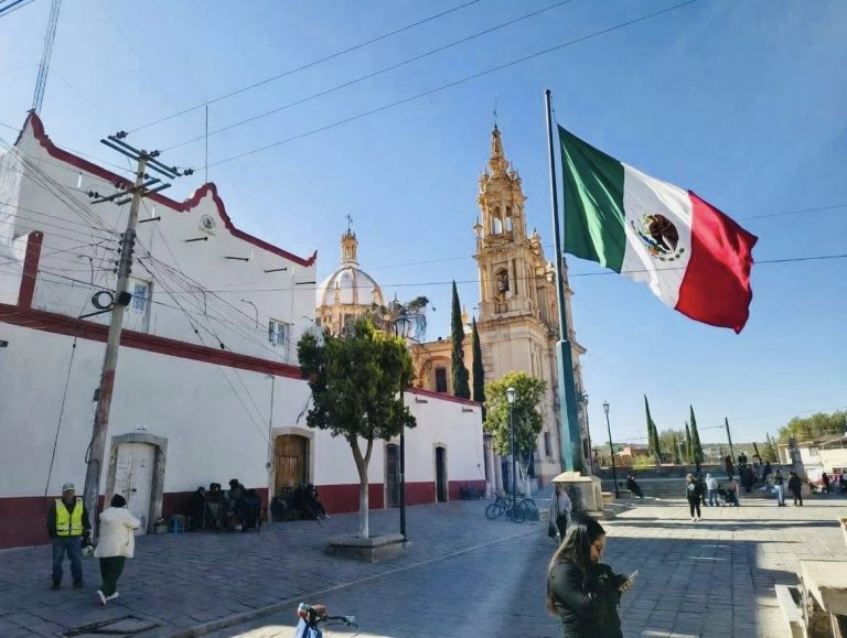 De nuevo, cierran accesos a alcaldía de Villa González