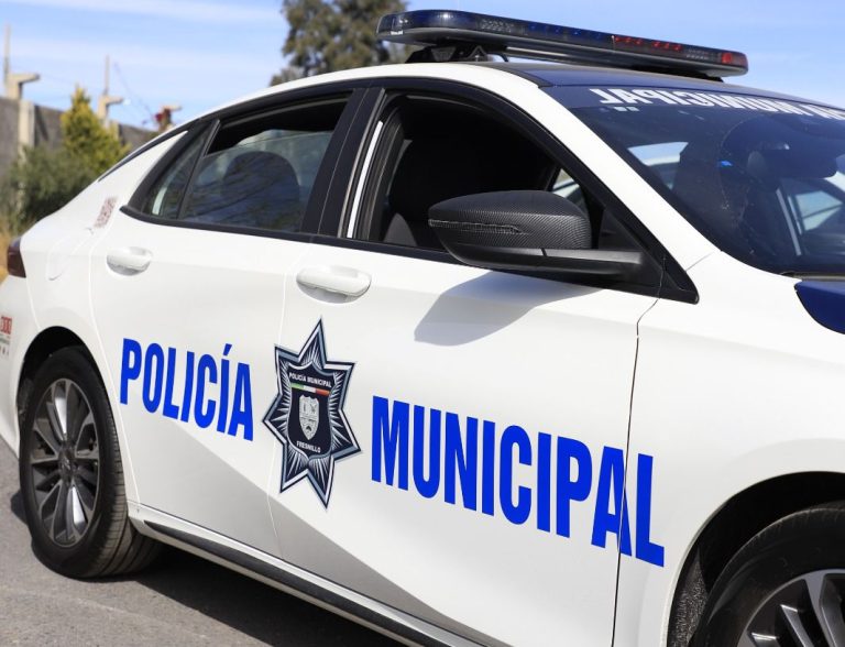 Detienen a hombre por fumar marihuana mientras conducía una moto