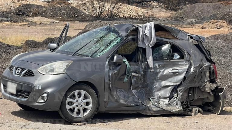 Embiste tráiler a automóvil; hay un herido de gravedad