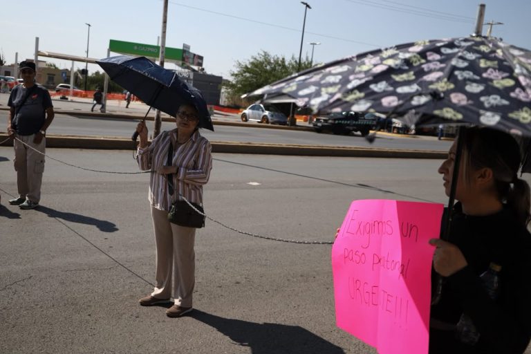 Exigen paso peatonal vecinos de Conventos