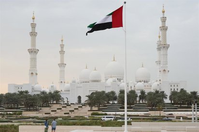 Intercepta Emiratos misiles y drones procedentes de Irán