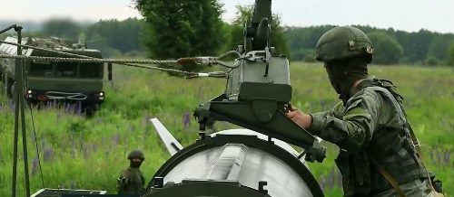 Realiza Bielorrusia maniobras militares con armas nuclear