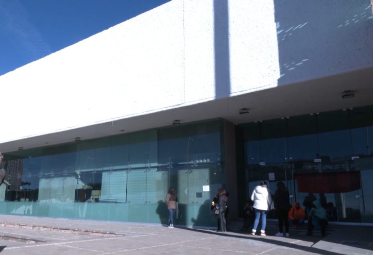 Revisarán inmuebles municipales tras caída de trabajadora