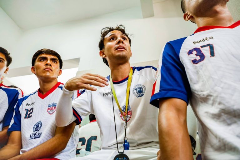 Ricardo Hernández busca el ascenso con las Águilas UAGro