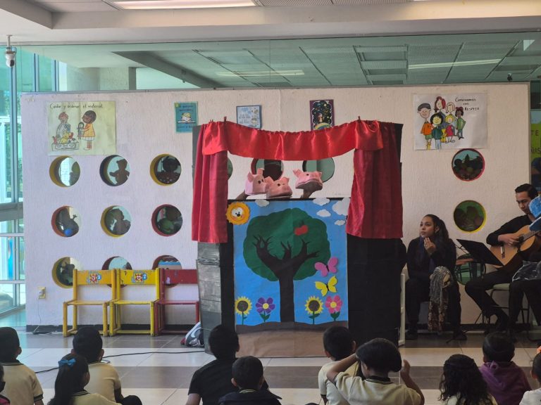 Realizan ciclo de teatro “Entre historias y títeres”