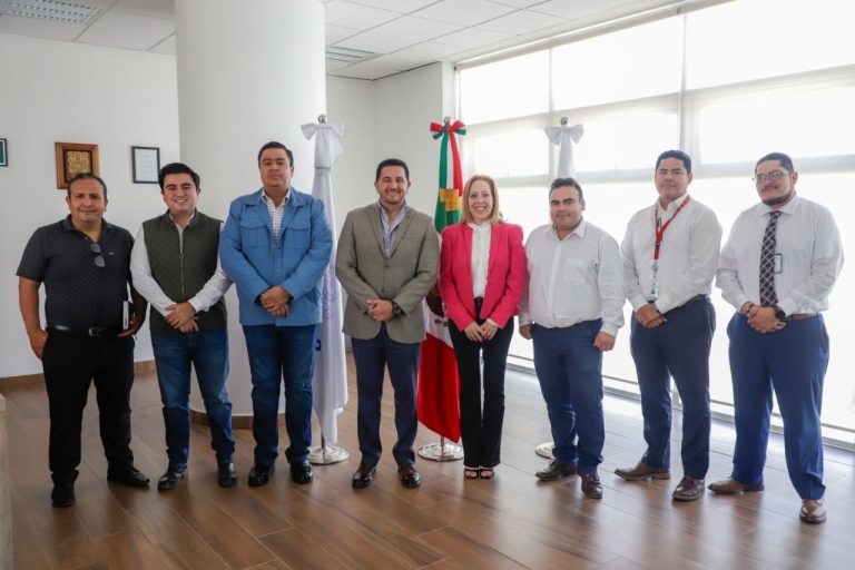 Se reúne alcalde con personal de la CFE