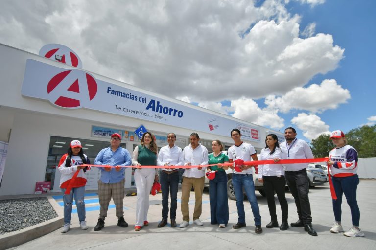 Apertura de farmacia genera 50 empleos