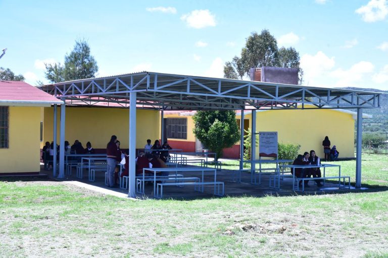 Invierten 200 mil pesos en desayunador estudiantil